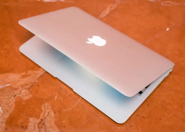 2017 Macbook Air 13-inch i5