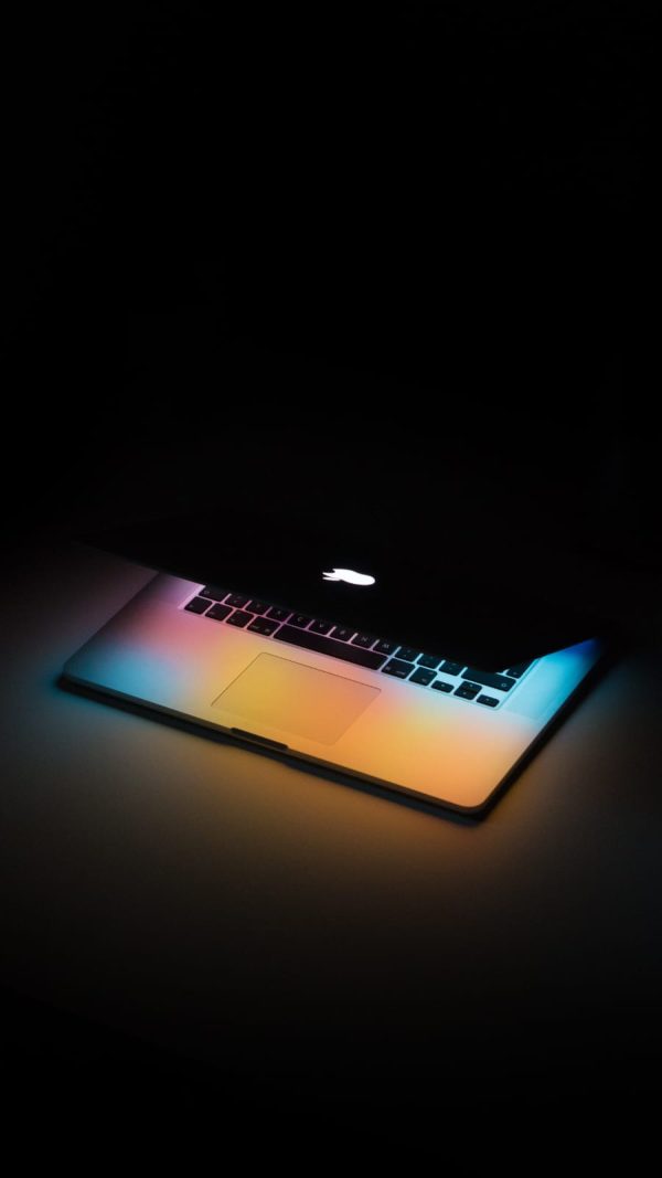 Apple MacBook Pro A1502 (Retina, 13-inch, Early 2015) Intel Core i7 16GB Ram 256GB SSD - Image 2